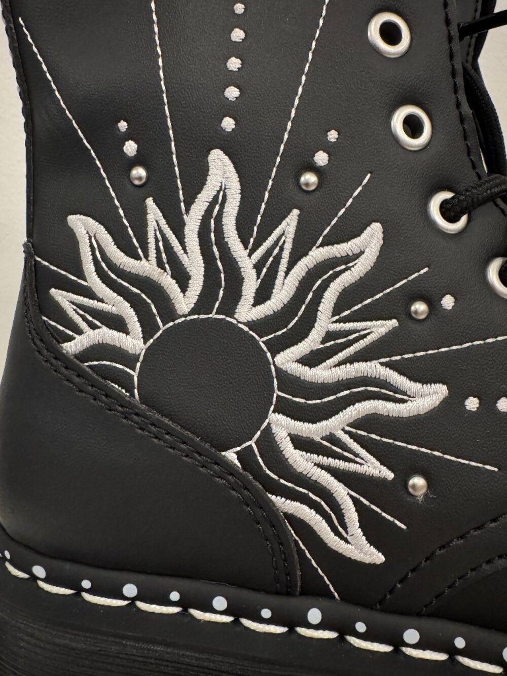 Dr. Martens Jadon Hi Solar Flare Platform Boots Womens 7 Black NWT NWOB - Picture 7 of 11
